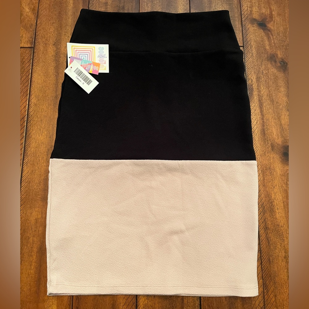 Lularoe Cassie S skirt. New with tags.